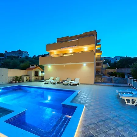 Sedmo Nebo מרינה